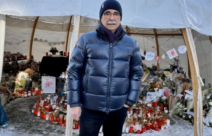 Der Präsident des RC Crans-Montana Yves Duc vor der Unglücksstelle
Foto: André Springer